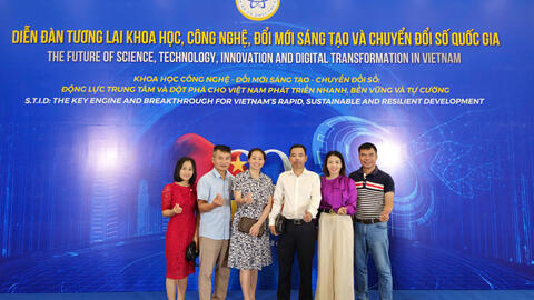 tham dự diễn đàn Khoa học, công nghệ, đổi mới sáng tạo và chuyển đổi số