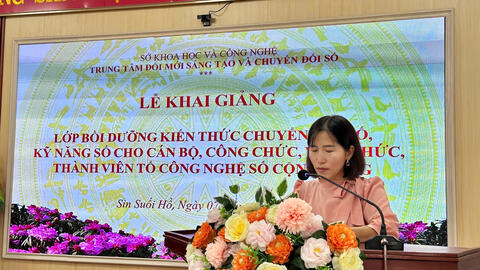 Nâng cao kỹ năng số cho cán bộ, công chức và Tổ Công nghệ số cộng đồng tại xã Sin Suối Hồ