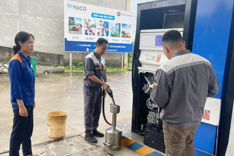 Đảm Bảo "Đúng - Đủ" Tại Các Cửa Hàng Xăng Dầu: Vai Trò Mấu Chốt Của Công Tác Kiểm Định Chuyên Nghiệp