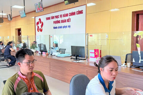 Triển khai ứng dụng trợ lý ảo đa ngôn ngữ hỗ trợ người dân, công chức hoàn thiện thủ tục hành chính công tại UBND phường Đoàn Kết – Giải pháp nâng cao chất lượng phục vụ trong chính quyền số