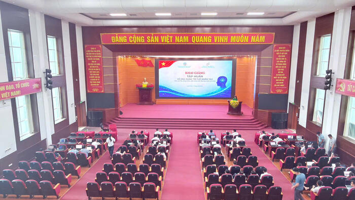 Lai Châu khai giảng lớp tập huấn ứng dụng trí tuệ nhân tạo cho cán bộ, công chức, viên chức