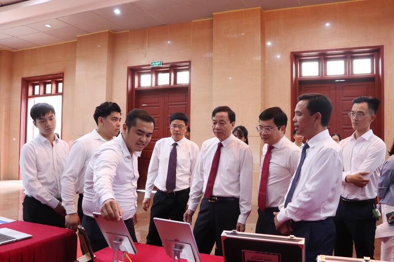 Lễ ký kết biên bản ghi nhớ giữa UBND Tỉnh Lai Châu và học viện công nghệ bưu chính viễn thông