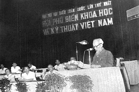 Hồ Chí Minh với sự nghiệp khoa học và công nghệ Việt Nam