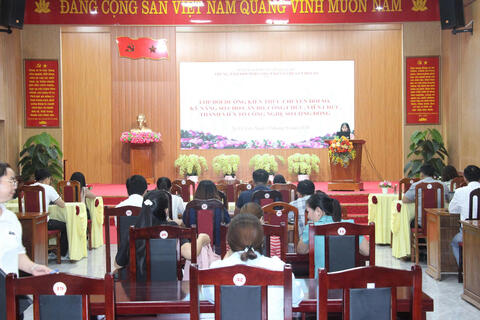 Bồi dưỡng kiến thức chuyển đổi số,  kỹ năng số cho hơn 100 học viên tại xã Lê Lợi