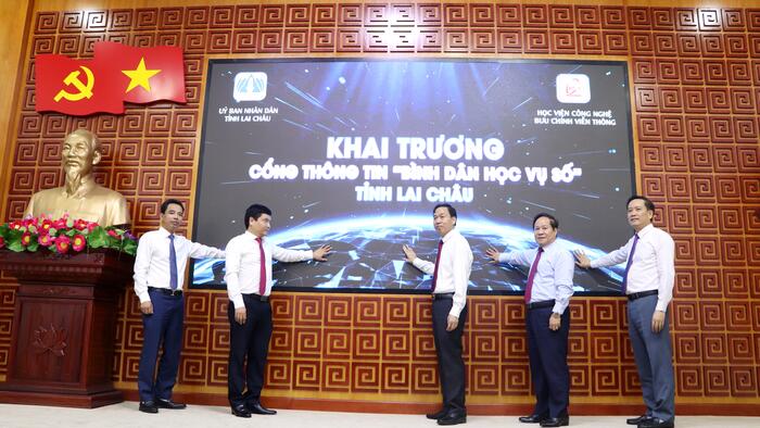 Lễ ký kết thỏa thuận hợp tác giữa UBND tỉnh Lai Châu với Học viện Công nghệ Bưu chính Viễn thông